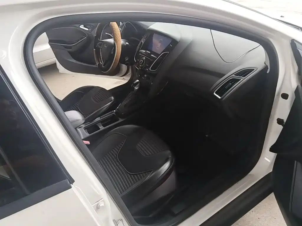Ford Focus — миниатюра 9