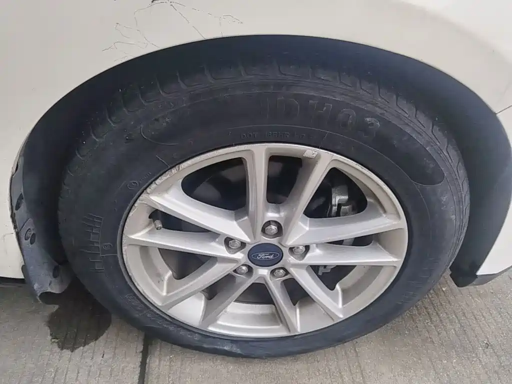 Ford Focus — миниатюра 12