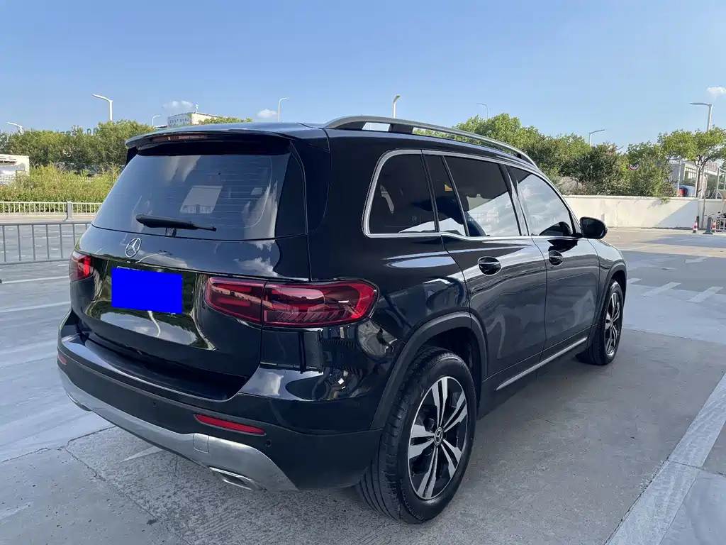 Mercedes-Benz GLB — миниатюра 8