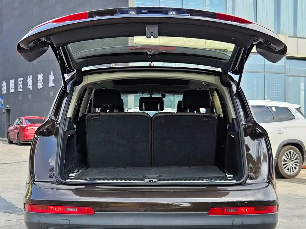 Audi Q7 — миниатюра 23