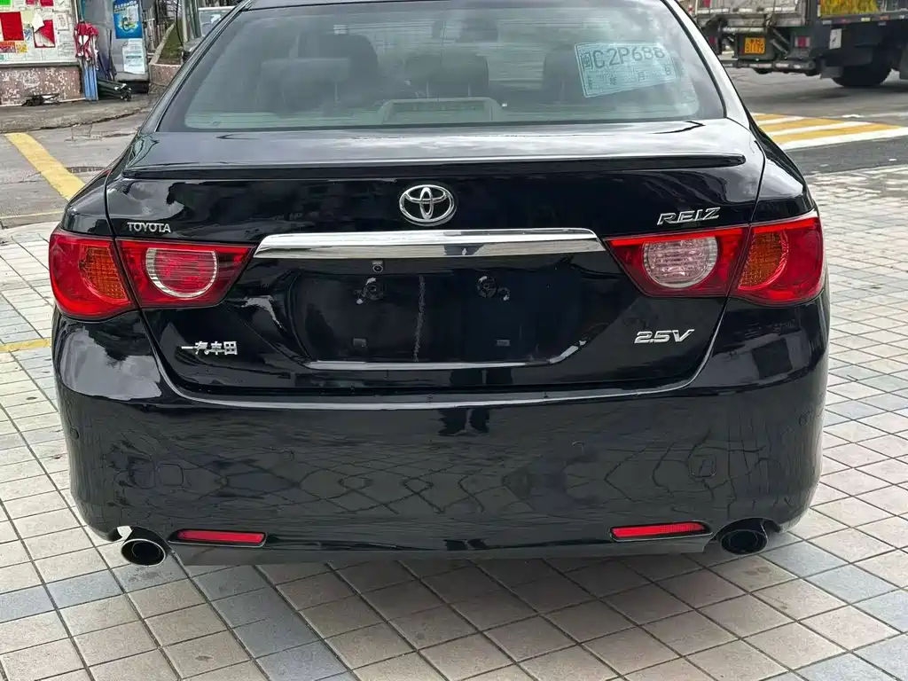 Toyota Reiz — миниатюра 8