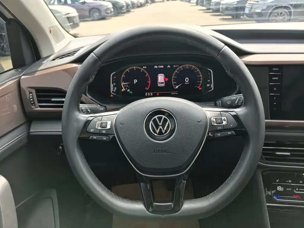 VOLKSWAGEN TUYUE