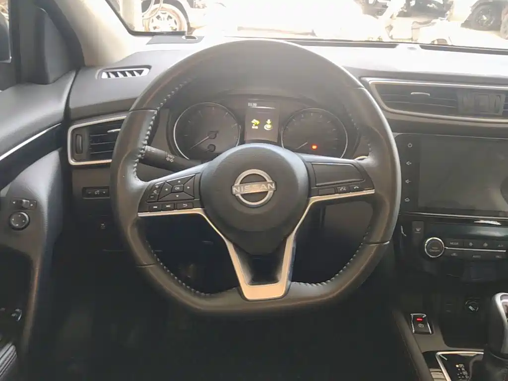 Nissan Qashqai — миниатюра 11