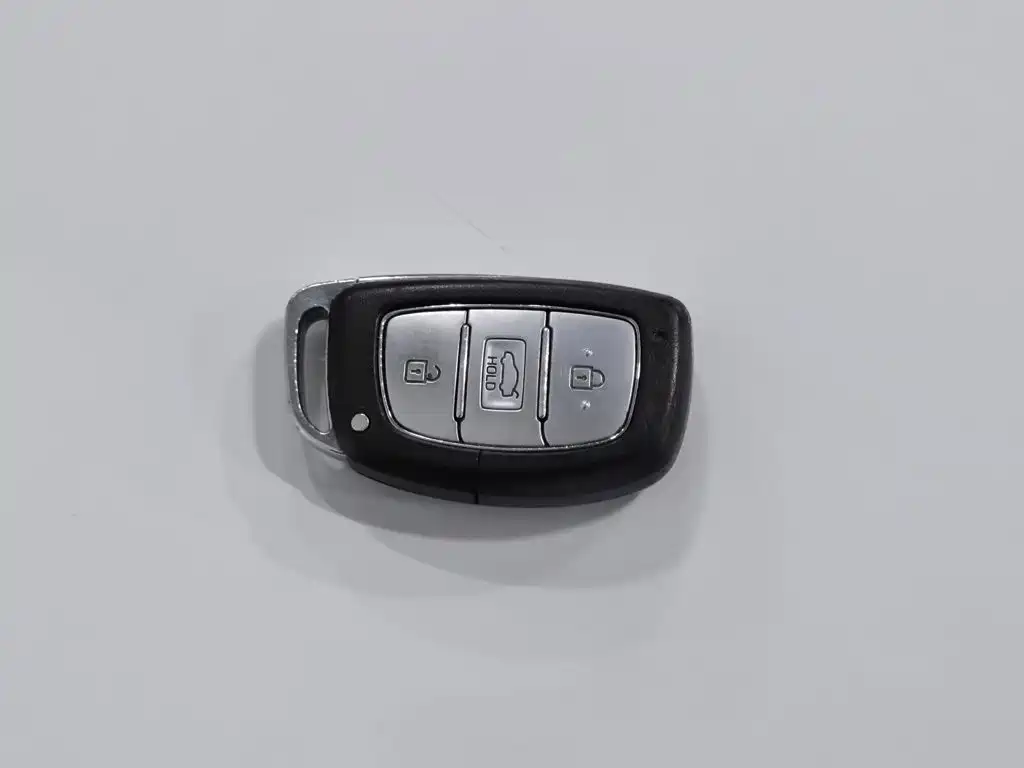 Hyundai Elantra — миниатюра 19