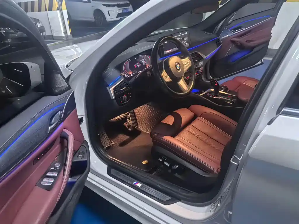 BMW 5 Series — миниатюра 8