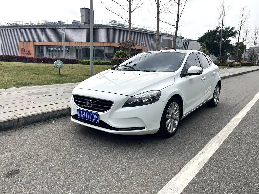 Volvo V40 2014