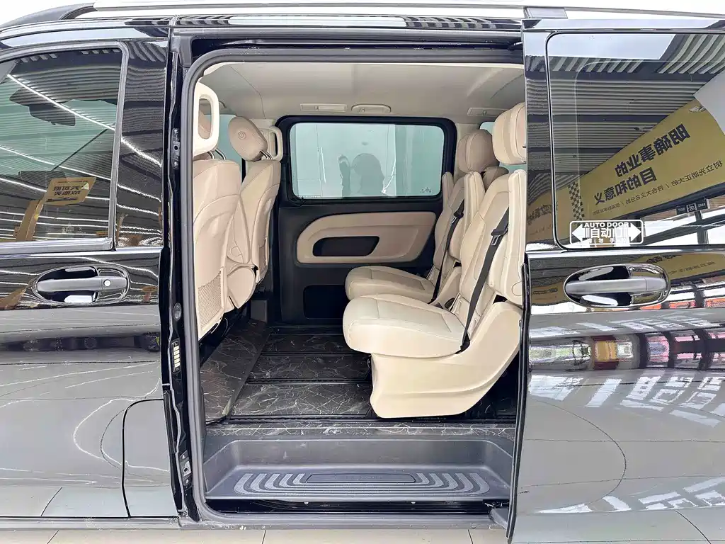 Mercedes-Benz Vito 2023 — фото 11