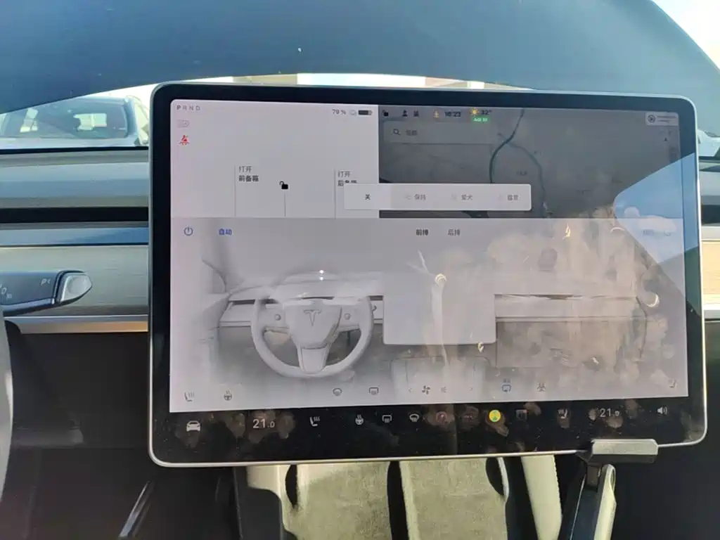 Tesla Model Y — миниатюра 13