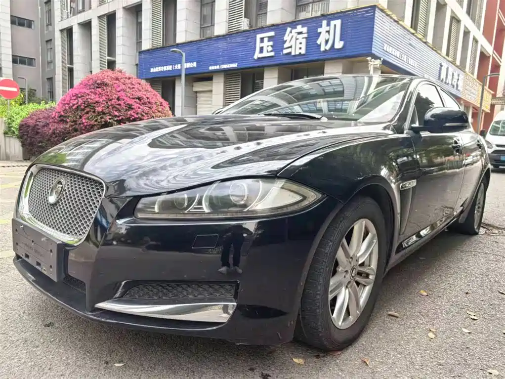 Jaguar XF 2013