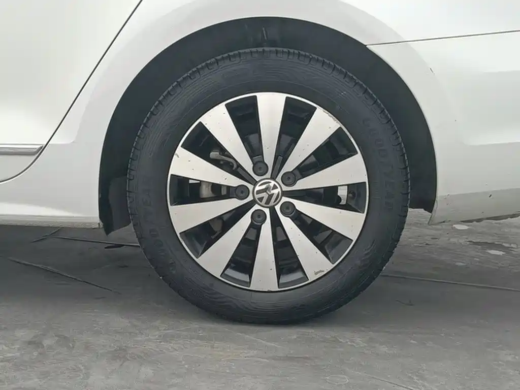 Volkswagen Sagitar — миниатюра 12