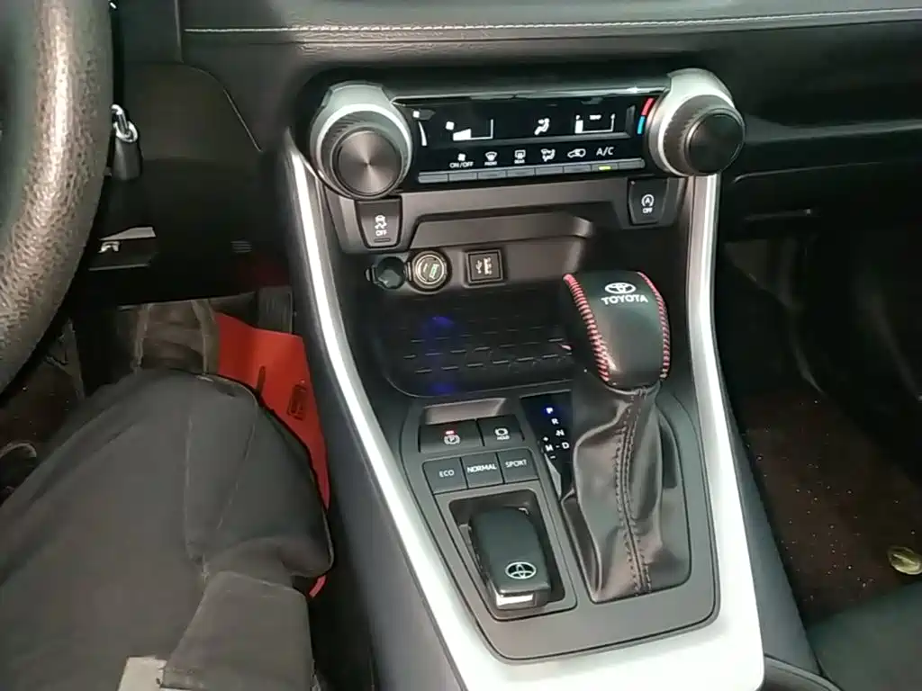 Toyota Wildlander 2024 2.0L CVT Lead