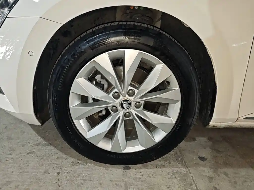 Skoda Superb — миниатюра 23