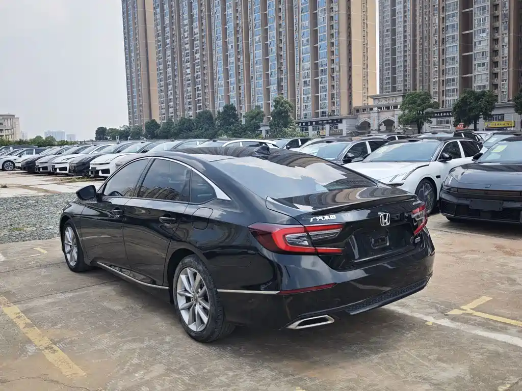 Honda Accord — миниатюра 8