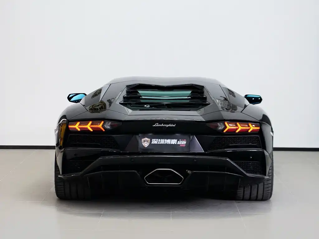 Lamborghini Aventador — миниатюра 4