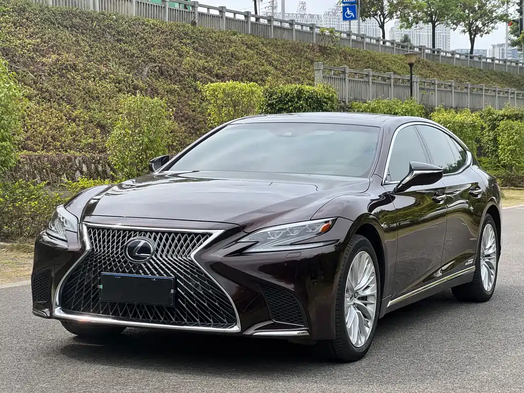 LEXUS LS
