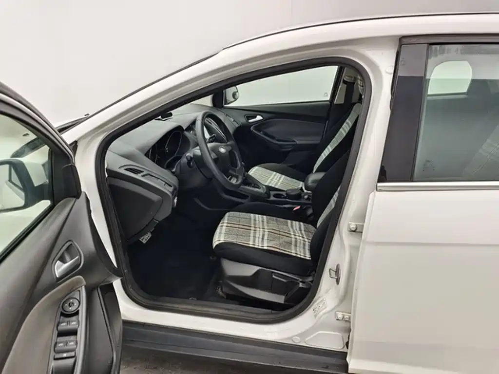 Ford Focus — миниатюра 8