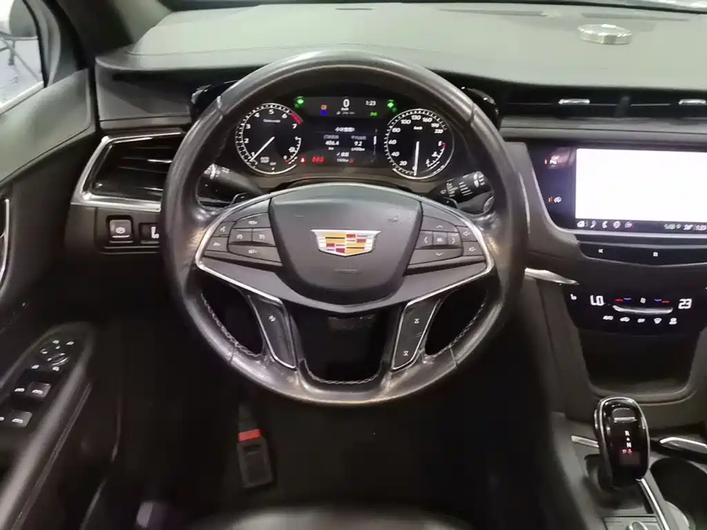 Cadillac XT5 — миниатюра 11