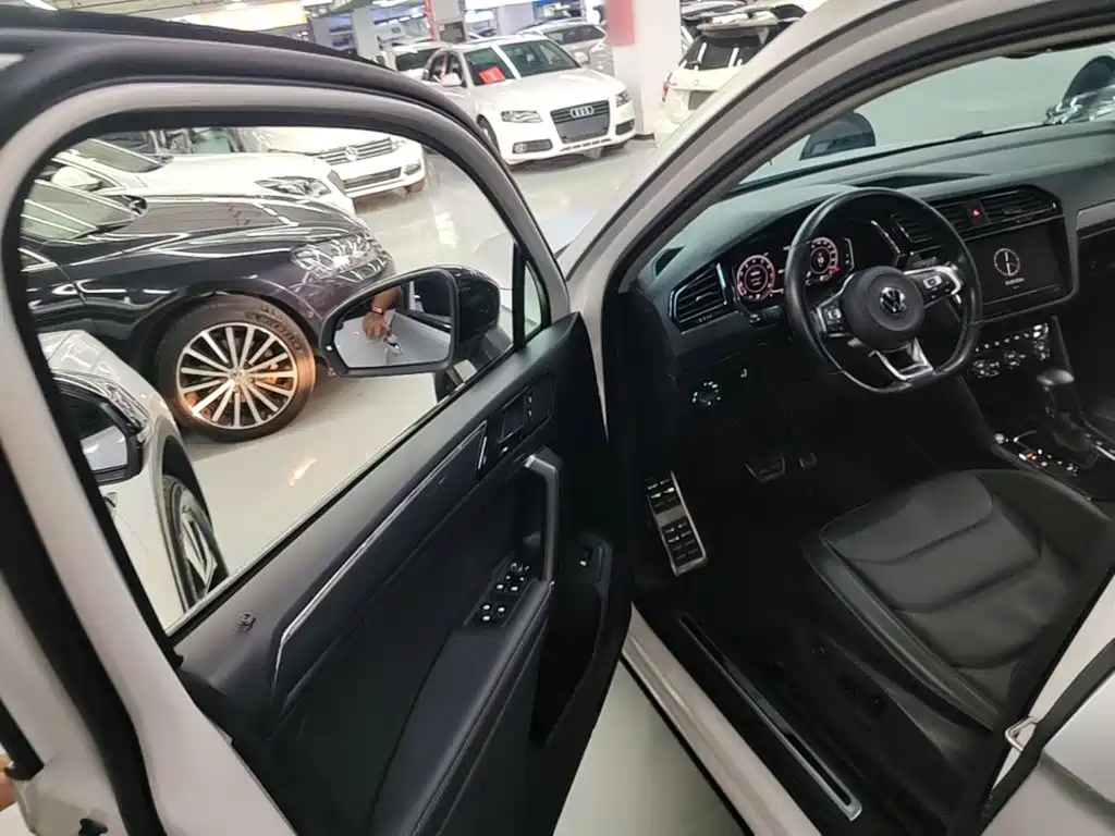 Volkswagen Tiguan L — миниатюра 16