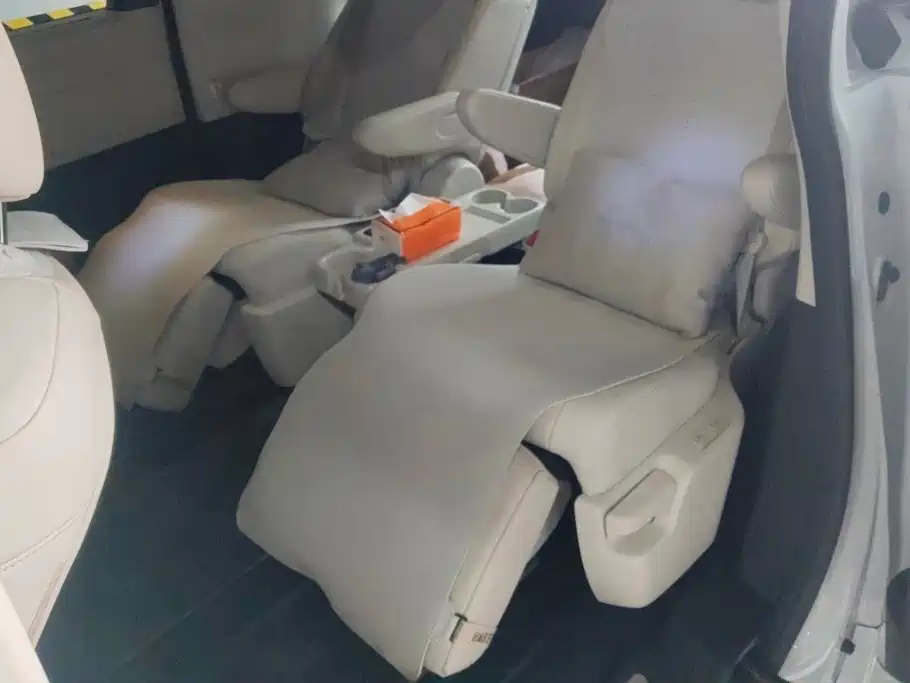 Toyota Sienna — миниатюра 11