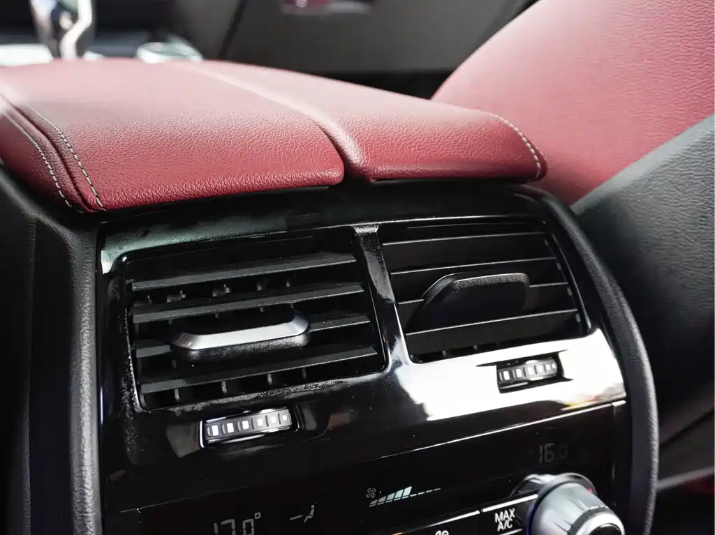 BMW 5 Series — миниатюра 21