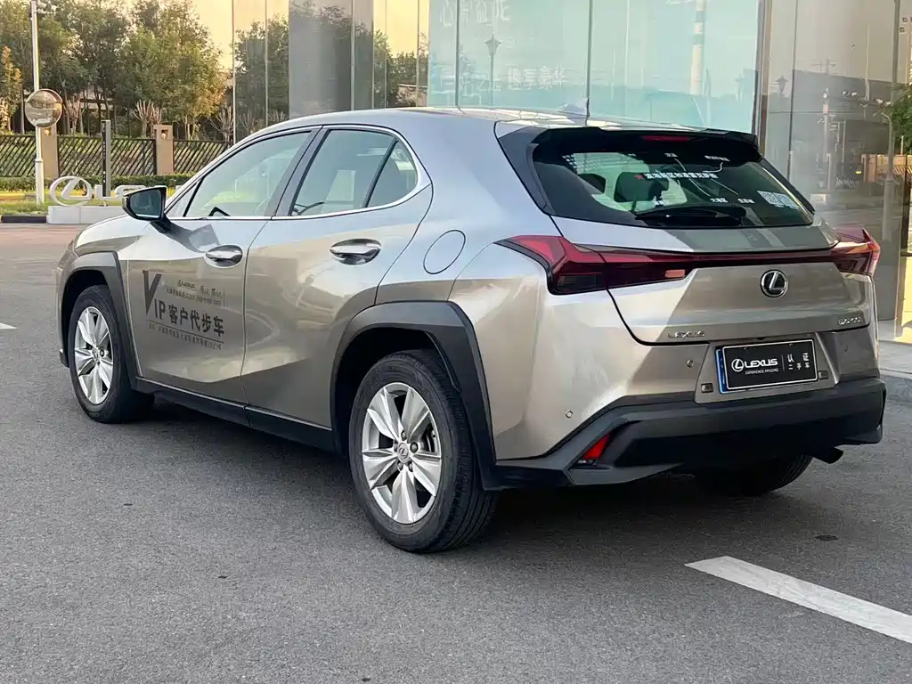 Lexus UX — миниатюра 10