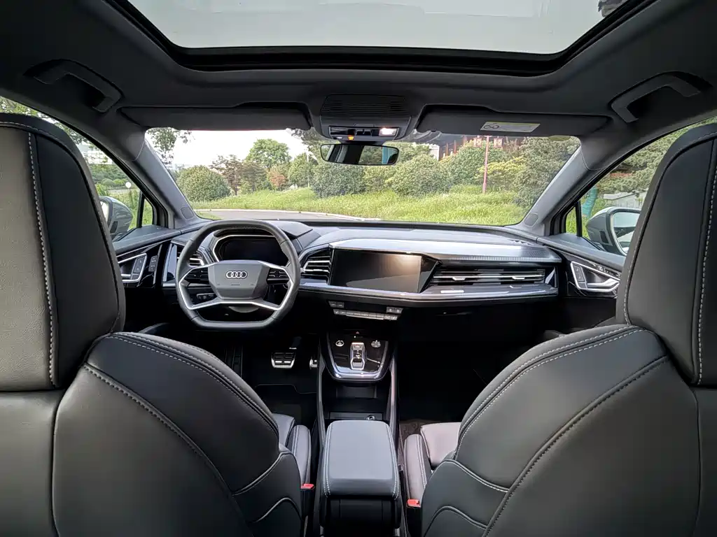 Audi Q4 e-tron — миниатюра 7