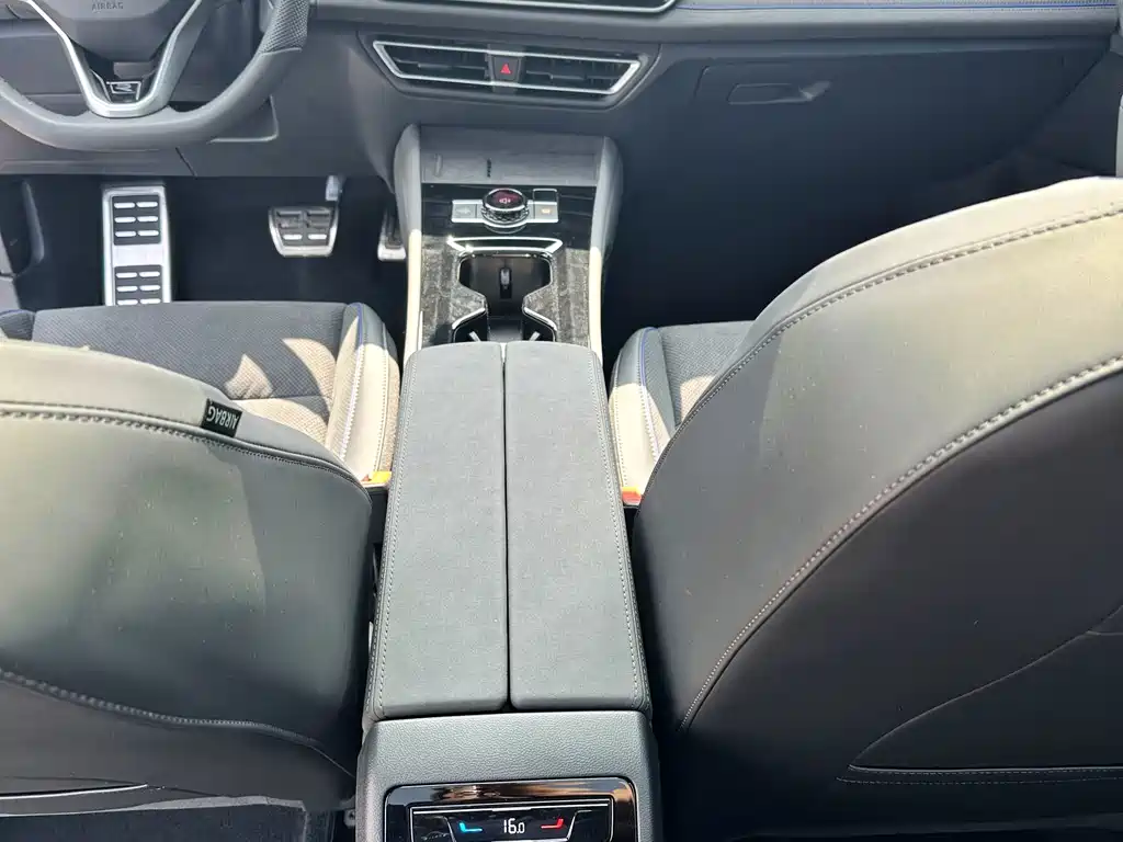 Volkswagen Tiguan L — миниатюра 15