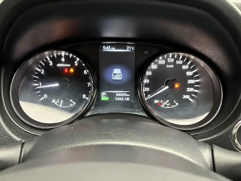 Nissan Qashqai — миниатюра 9