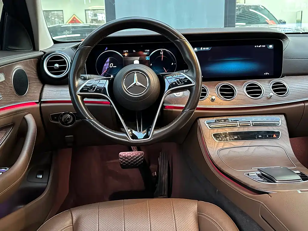 MERCEDES-BENZ E CLASS