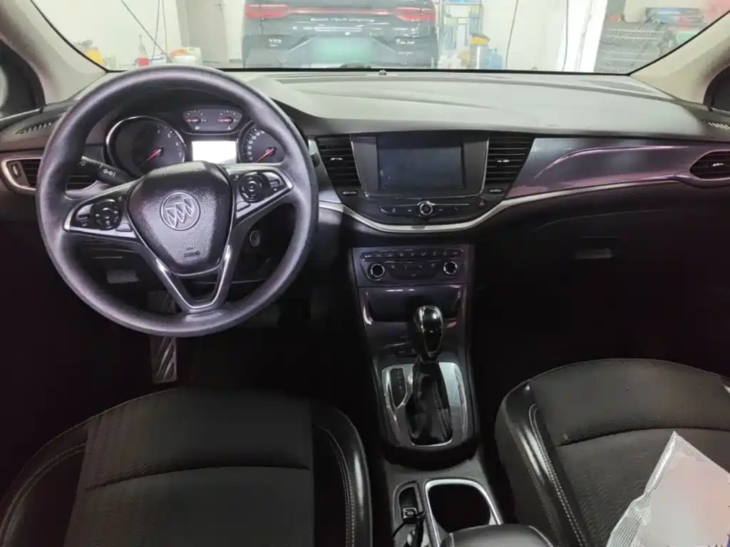 Buick Verano — миниатюра 10