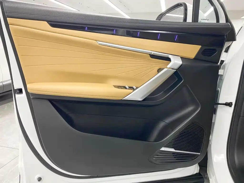Geely Boyue L — миниатюра 10