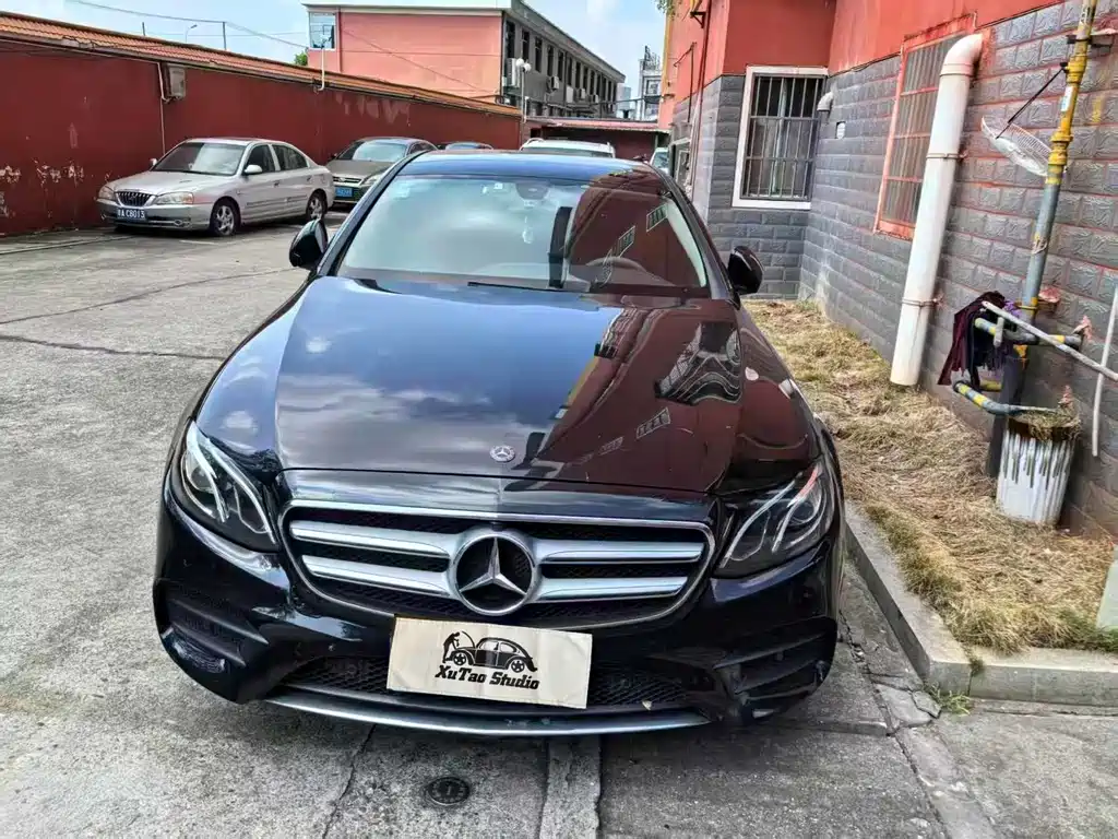 Mercedes-Benz E-Class — миниатюра 2