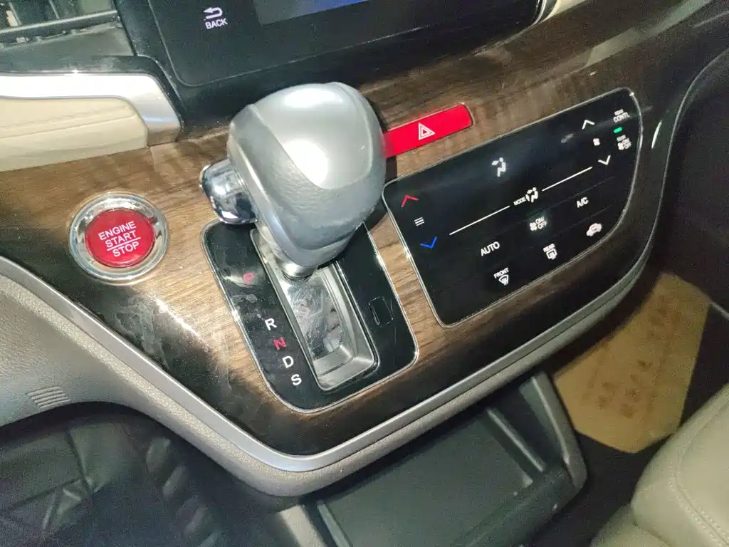 Honda Odyssey 2018 2.4L Luxury