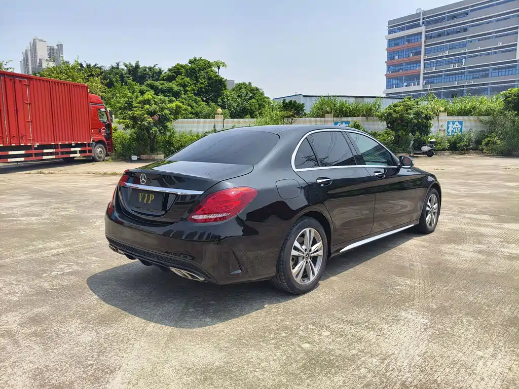 Mercedes-Benz C-Class — миниатюра 6