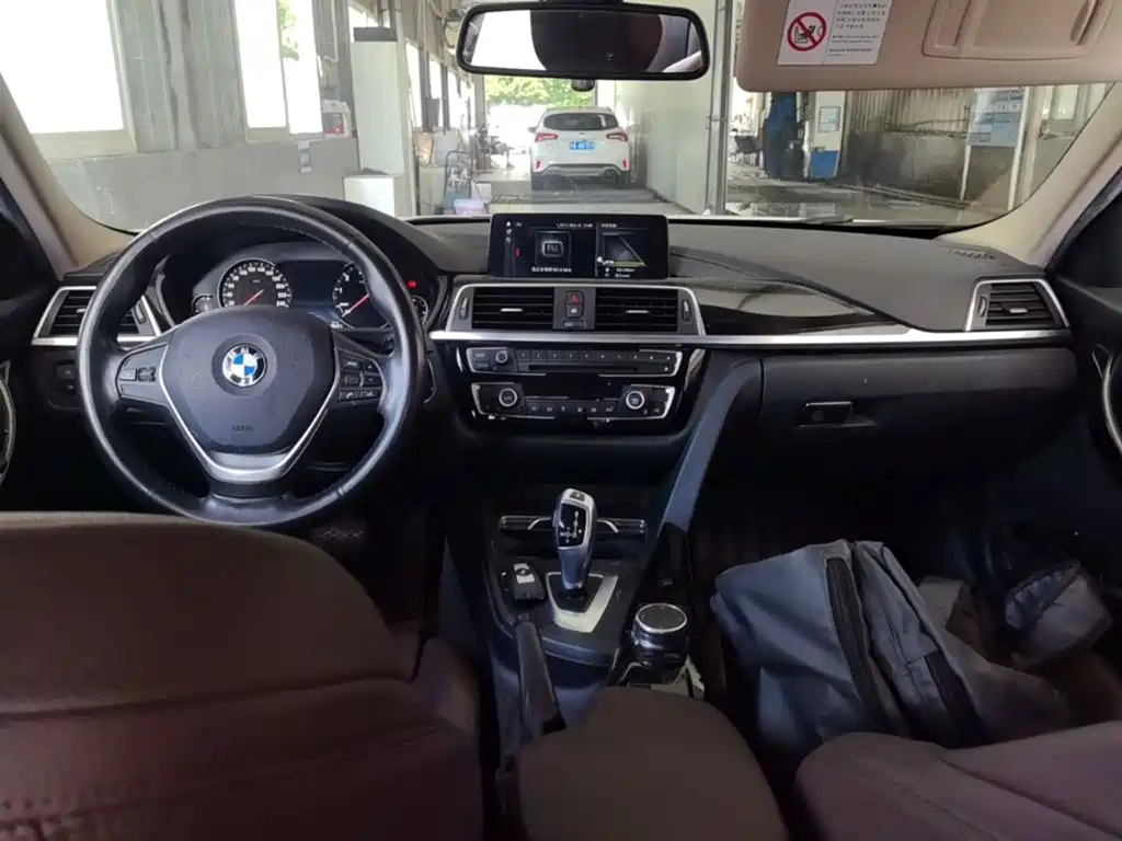 BMW 3 Series — миниатюра 14