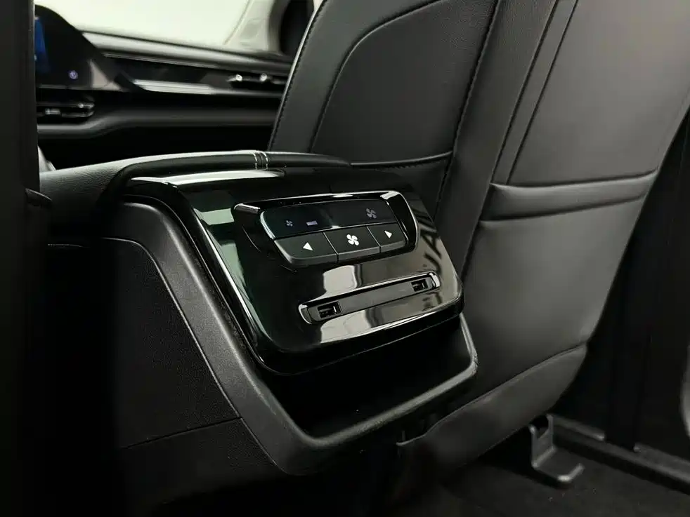 Wuling Victory — миниатюра 15