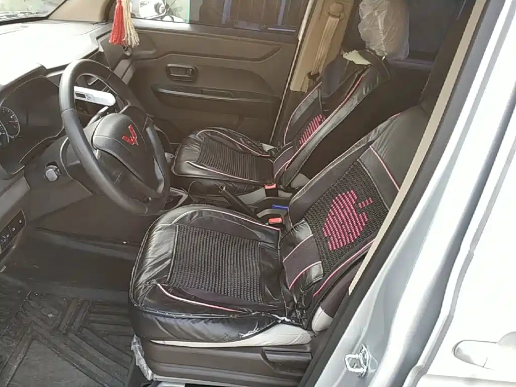 Wuling Hongguang V — миниатюра 15