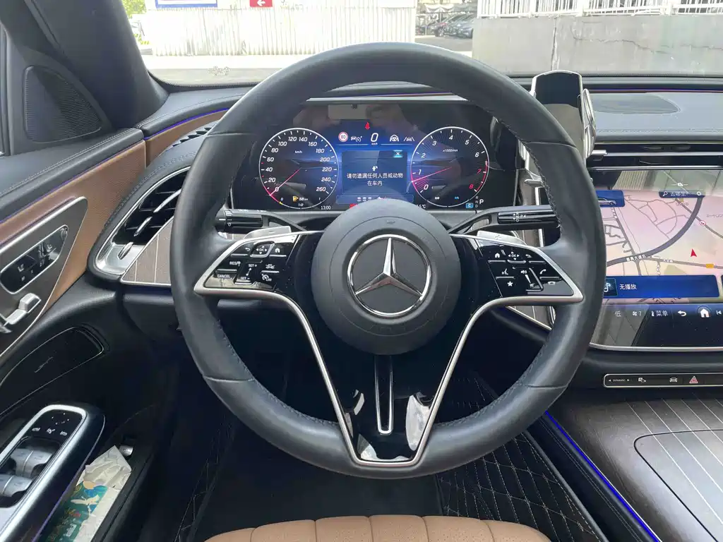 Mercedes-Benz E-Class — миниатюра 4
