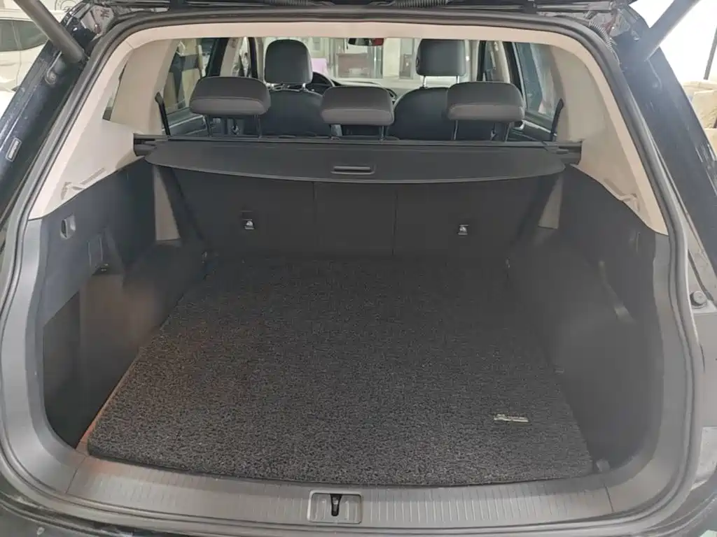 Volkswagen Tiguan L — миниатюра 19