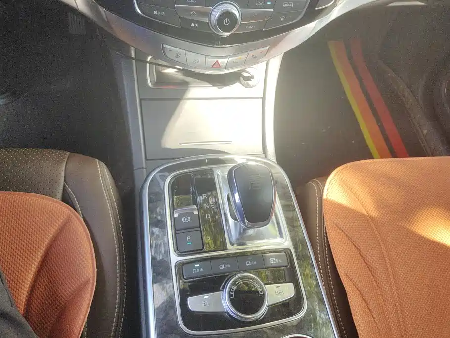 BYD Tang New Energy — миниатюра 16
