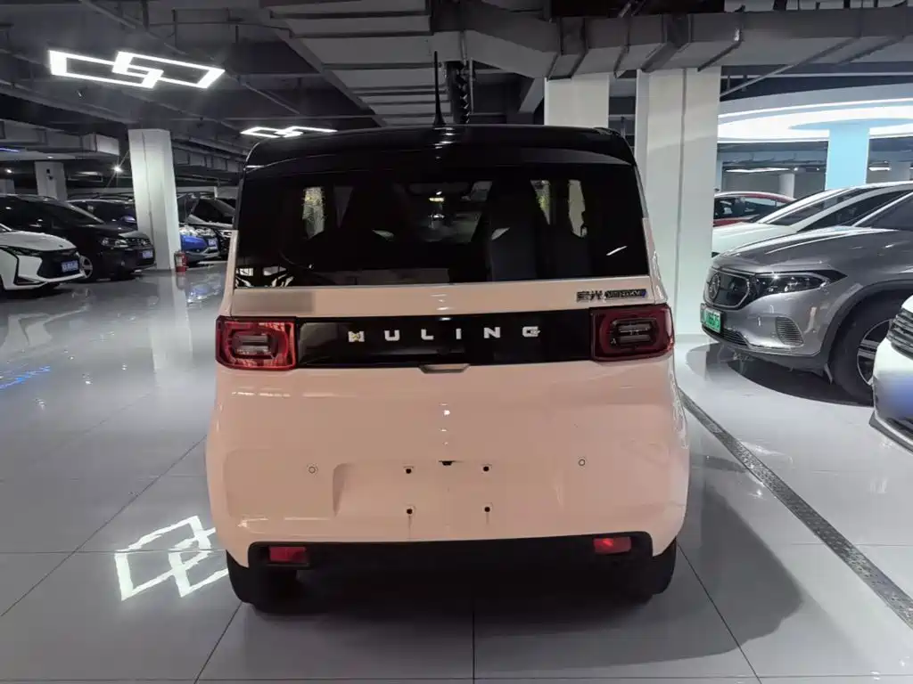 Wuling MINIEV — миниатюра 6