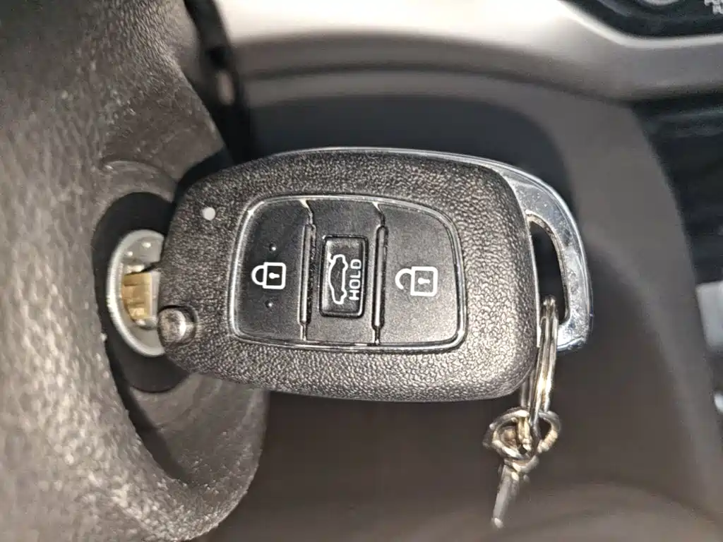 Hyundai Elantra — миниатюра 9