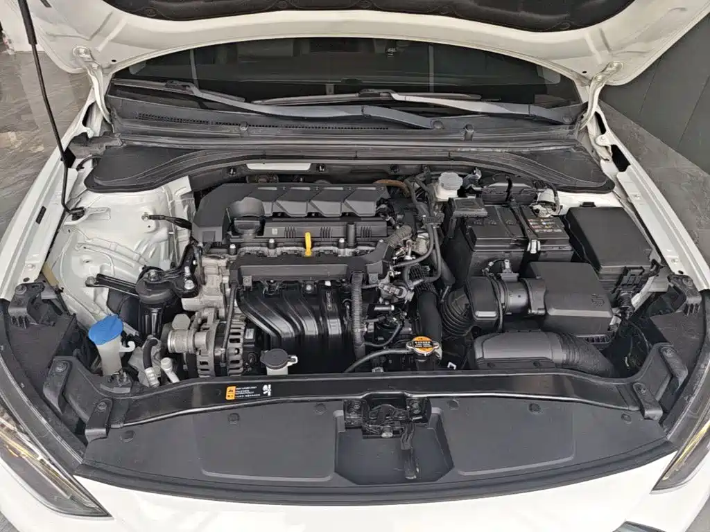 Hyundai Elantra — миниатюра 20