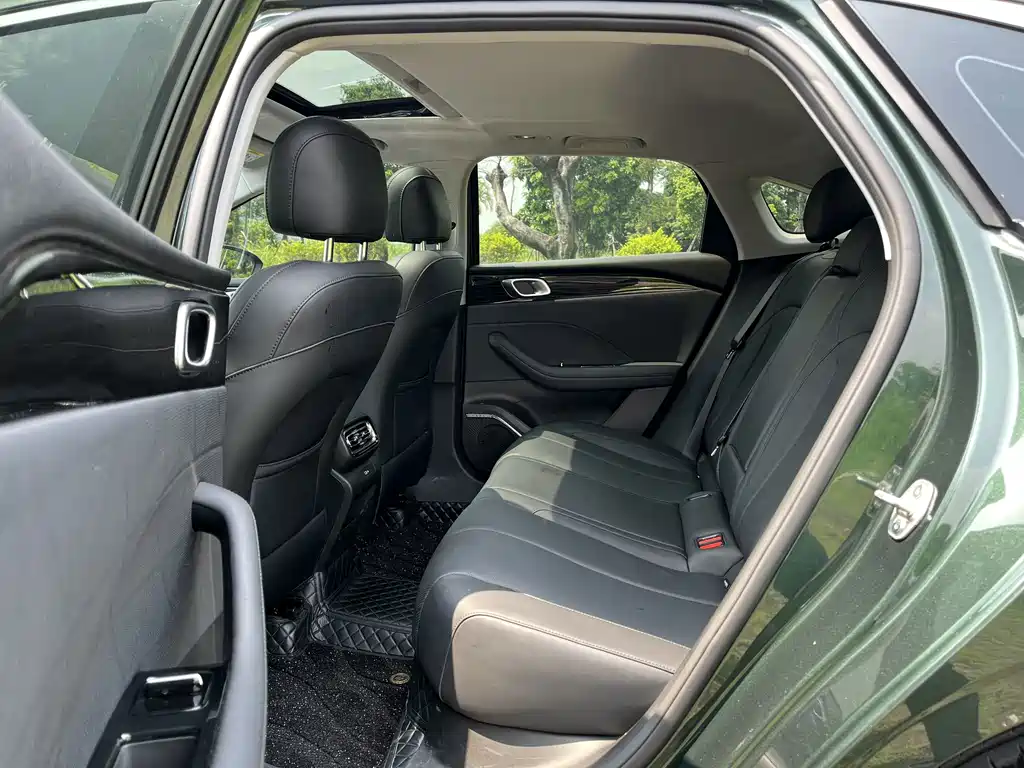 Geely Emgrand - фото 12