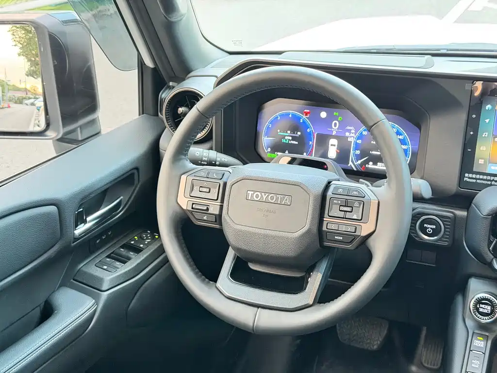 Toyota Prado — миниатюра 17