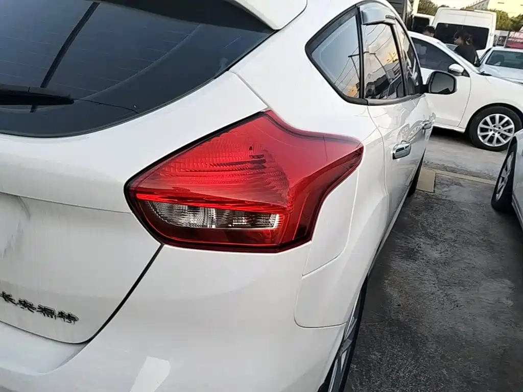 Ford Focus — миниатюра 8