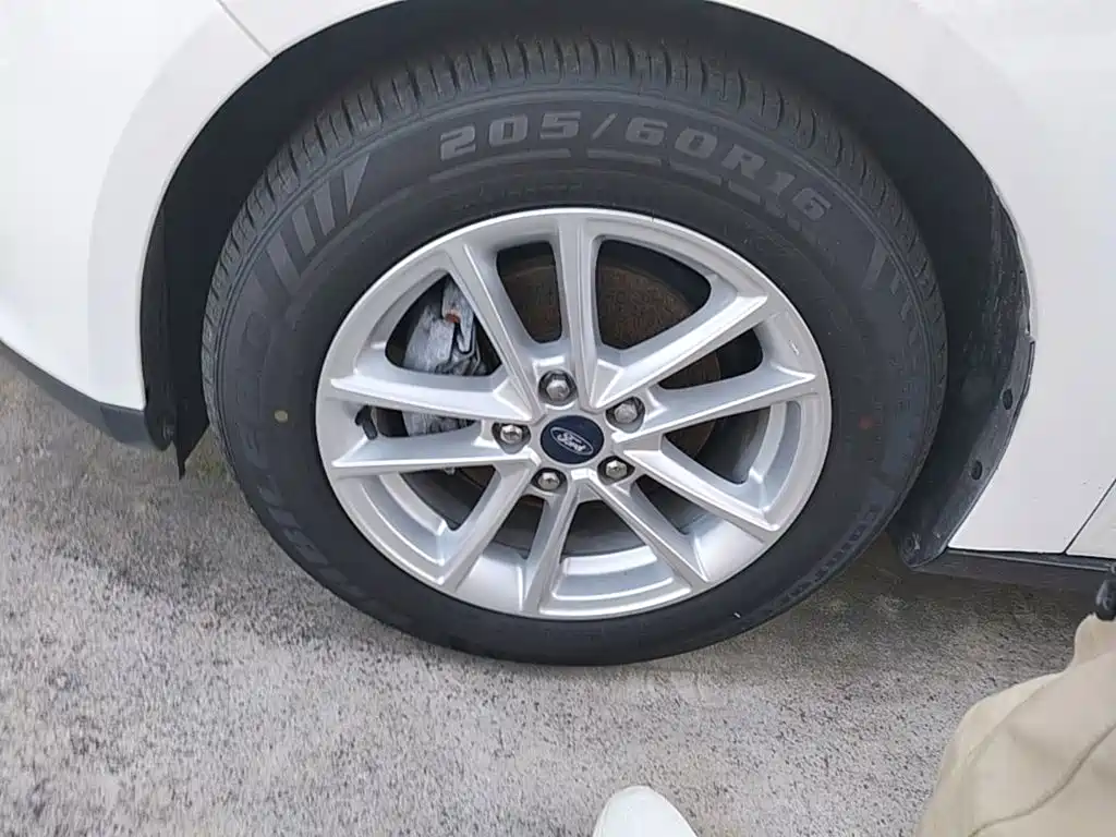 Ford Focus — миниатюра 23