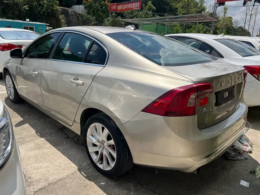 Volvo S60 — миниатюра 9
