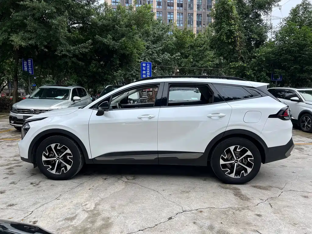 Kia Sportage 2023 — фото 6