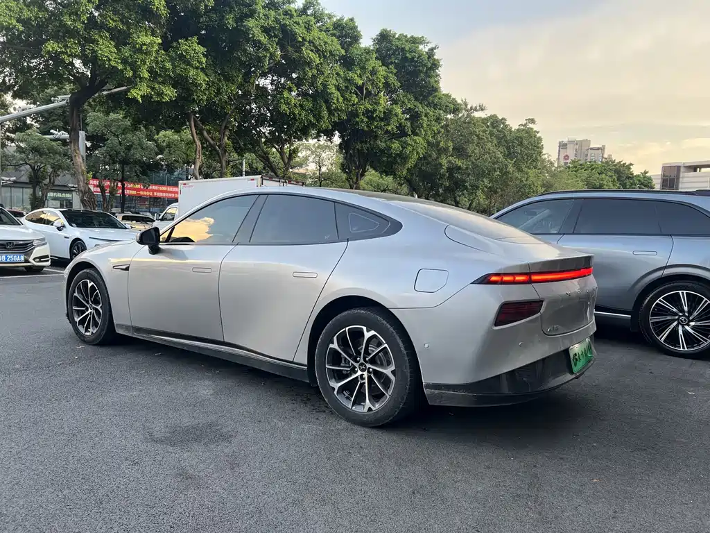XPeng P7 — миниатюра 6